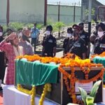 Chamoli : शहीद योगंबर भंडारी का पार्थिव शरीर पहुंचा पोखरी, अंतिम दर्शनों को उमड़ा जन सैलाब