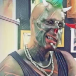 ब्राजील के व्यक्ति, जिसे 'Human Satan' के रूप में जाना जाता है, ने कोविड फेस मास्क नियमों के अंत का जश्न मनाने के लिए अपने कान हटा दिए हैं