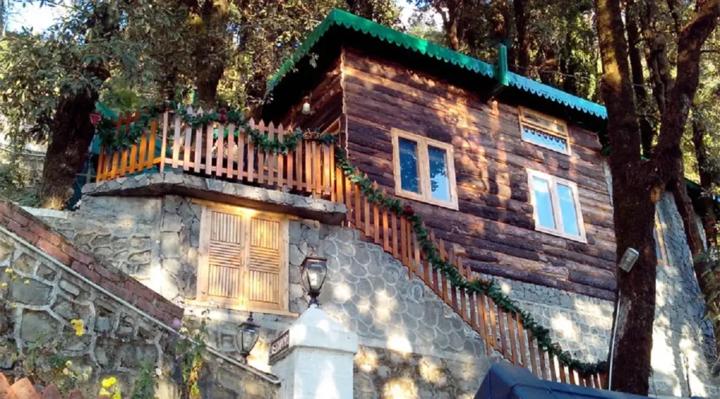 5 Places to Visit During Winters in Uttarakhand La Villa Bethany in Landour ( लंढौर में स्थित ला विला बेथानी ). 