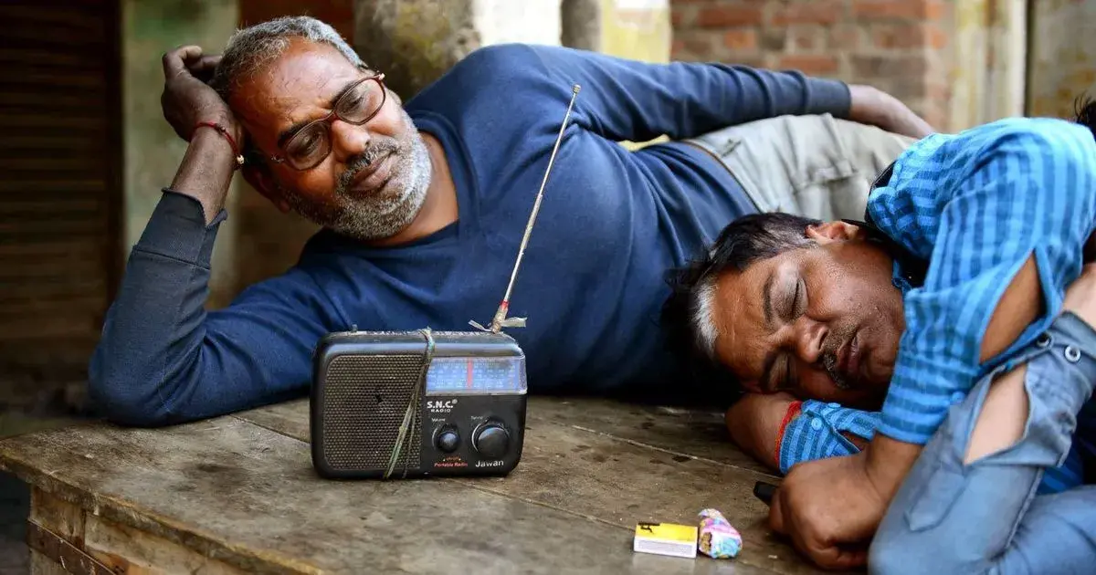 1 रेडियो के माध्यम से उत्तराखंड के कुछ जनजाति के गांव बाहरी दुनिया से जोड़ता है।