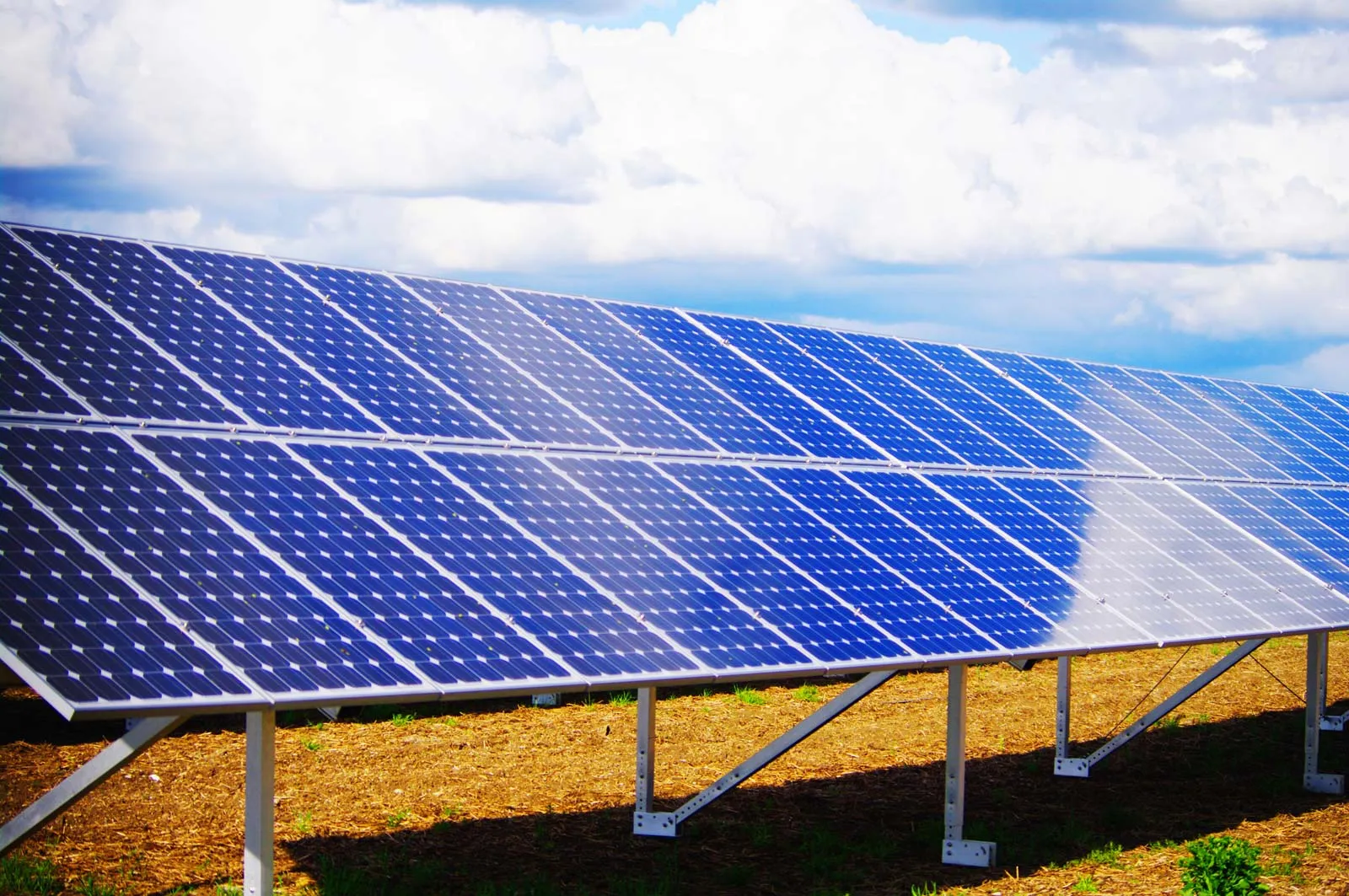 Luminous उत्तराखंड में भारत की पहली Green Solar Panel Manufacturing factory लगाएगी।