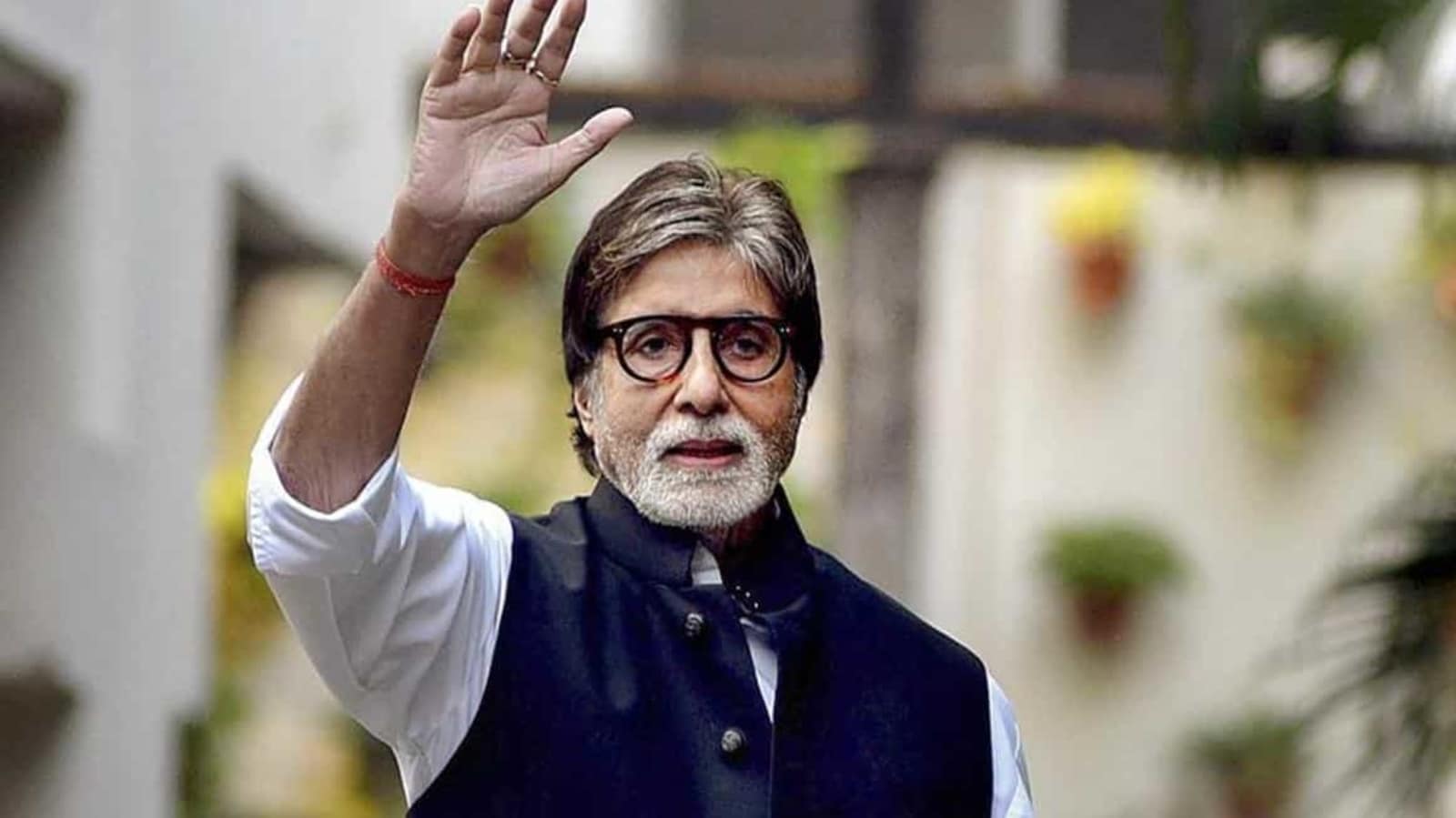 Amitabh Bachchan Biography . अमिताभ बच्चन के बारे में जाने ?