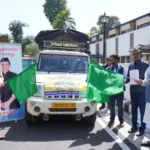HDFC Relief Material For Joshimath : उत्तराखंड के मुख्यमंत्री ने जोशीमठ के लिए राहत सामग्री ले जाने वाले वाहनों को हरी झंडी दिखाकर रवाना किया।