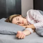 World Sleep Day : 5 तरीके कैसे बेहतर नींद वजन कम करने में मदद कर सकते हैं।