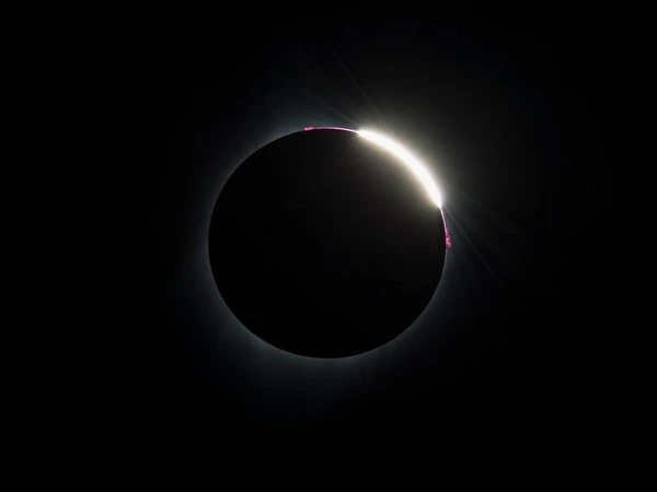 Hybrid Solar Eclipse 2023 : आप सभी को 2023 के पहले सूर्य ग्रहण के बारे में जानना चाहिए ?