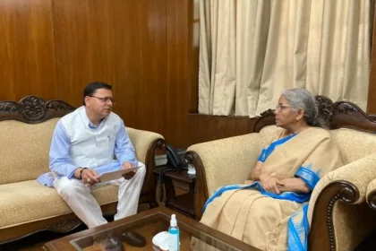 CM Dhami Meet FM Nirmala Sitharaman : निर्मला सीतारमण से मिले उत्तराखंड के सीएम धामी; सौंग बांध पेयजल परियोजना के लिए वित्तीय सहायता मांगी।