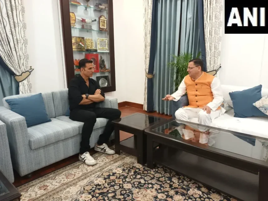 Akshay Kumar In Uttarakhand : अभिनेता अक्षय कुमार ने मुख्यमंत्री धामी के साथ की मुलाकात.