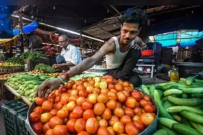 Tomatoes Price Update : टमाटर की खरीदारी के लिए उत्तराखंड निवासी नेपाल पहुंच रहे हैं !