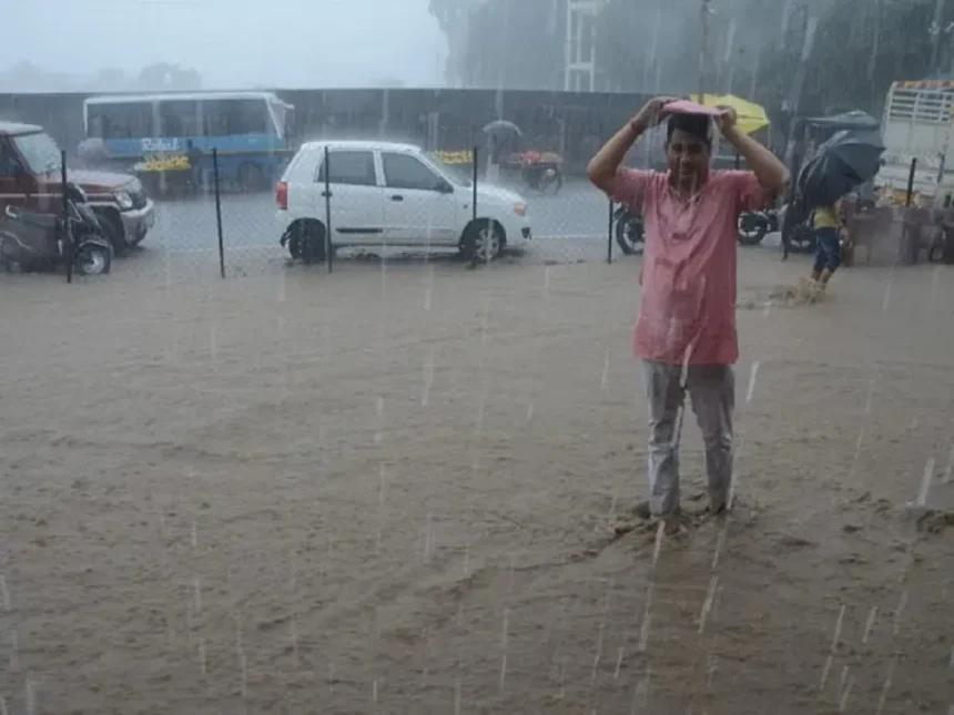 Uttarakhand Todays Weather : भारी बारिश का येलो अलर्ट आज पूरे प्रदेश में.