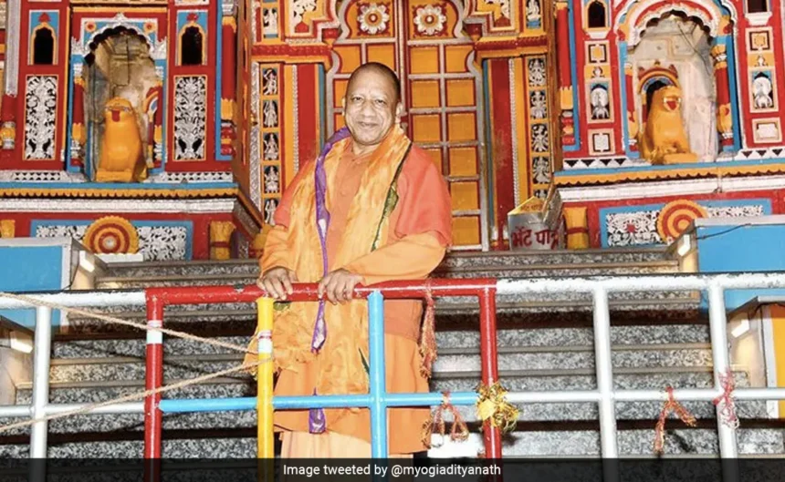 CM Yogi In Uttarakhand : योगी आदित्यनाथ ने बद्रीनाथ-केदारनाथ में की पूजा अर्चना.