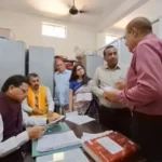 मुख्यमंत्री पुष्कर सिंह धामी के औचक दौरे से एआरटीओ कार्यालय में लापरवाही उजागर.