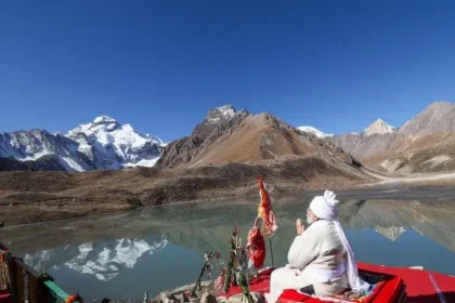 अभिनेता अमिताभ बच्चन ने प्रधानमंत्री मोदी की कैलाश पर्वत की यात्रा पर जाने क्या विचार साझा किए हैं.