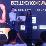 वैशाली शर्मा को ”Global Iconic Iron Lady” अवार्ड से अभिनेत्री अमीषा पटेल ने किया सम्मानित।