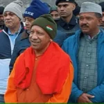 CM Yogi Uttarakhand Visit : खराब मौसम के कारण केदारनाथ नहीं जा पाए यूपी के मुख्यमंत्री, बदरीनाथ धाम पहुंचे . Image Credit :- Amar Ujala