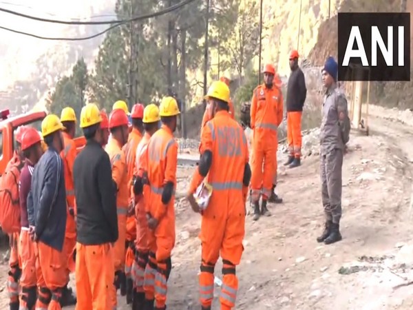 Uttarkashi Tunnel Rescue : "हमें उम्मीद है कि आज शाम तक हम उन्हें निकाल लेंगे": उत्तरकाशी सुरंग के अंदर फंसे श्रमिकों पर एनडीआरएफ.