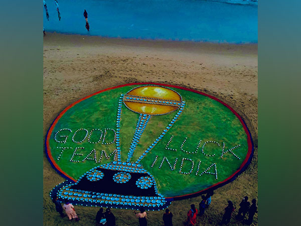 World cup 2023 Final : सैंड आर्टिस्ट सुदर्शन पटनायक ने टीम इंडिया को फाइनल के लिए शुभकामनाएं देने के लिए 56 फीट की विश्व कप ट्रॉफी बनाई.