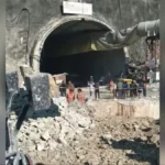 Tunnel Collapses in Uttarakhand : उत्तराखंड में निर्माणाधीन सुरंग ढहने से 40 मजदूर फंसे, बचाव कार्य जारी.
