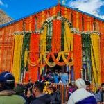 रुद्रप्रयाग न्यूज़ अपडेट: दिवाली उत्सव के लिए केदारनाथ मंदिर को 12 क्विंटल फूलों से सजाया गया .