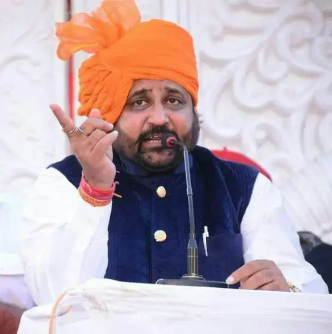 President of Shri Rajput Karni Sena Sukhdev Singh Gogamedi की हत्या : जयपुर में दुखद घटनाओं का खुलासा .