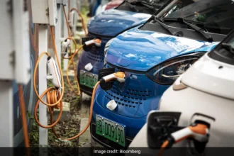 अध्ययन में दावा किया गया है कि इलेक्ट्रिक वाहन पेट्रोल और डीजल कारों की तुलना में अधिक प्रदूषण फैलाते हैं।
