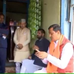Uttarakhand News : भाजपा प्रत्याशी अनिल बलूनी ने जनसंपर्क के दौरान चाय की चुस्की ली स्थानीय लोगों के साथ.