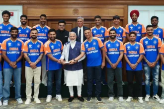 टी-20 विश्व कप जीत के बाद भारतीय क्रिकेट टीम ने प्रधानमंत्री नरेंद्र मोदी से मुलाकात की. वीडियो देखें ..