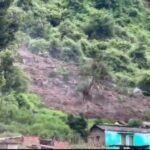 Tehri Landslide Live Video : टिहरी के भीगुन तिनगढ़ गांव में भूस्खलन का लाइव वीडियो, कई घर दब गए.